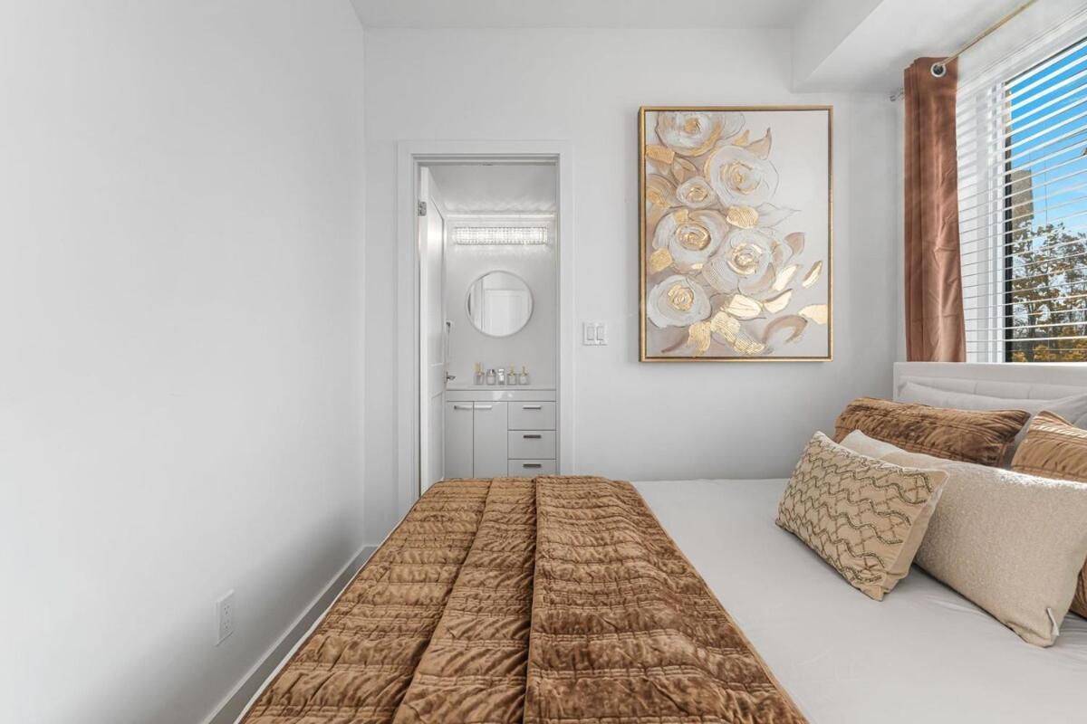 Cozy 2br Family Friendly Located Just 5 Mins Away From Apartment