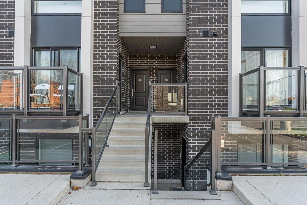 Cozy 2br Family Friendly Located Just 5 Mins Away From Apartment *